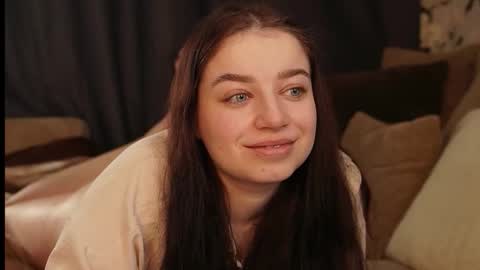 just_dakota_ online show from February 24, 9:18 am