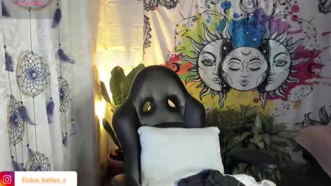 Snapshot of just_katiex chatting on February 10, 10:20 am Sofia online show from February 10, 10:20 am