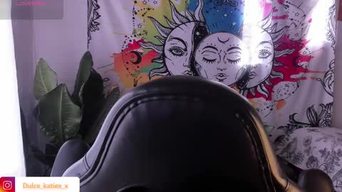 Snapshot of just_katiex chatting on February 18, 9:09 pm Sofia online show from February 18, 9:09 pm