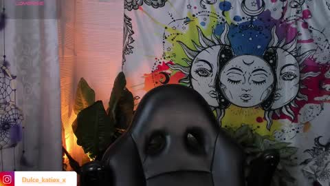 Snapshot of just_katiex chatting on February 19, 10:12 am Sofia online show from February 19, 10:12 am