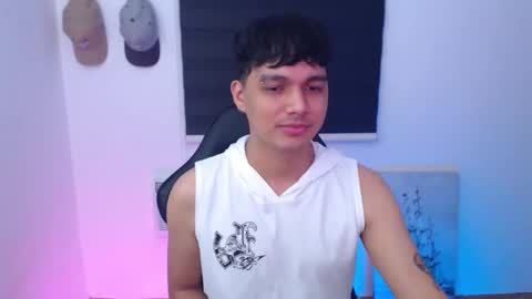 Snapshot of justagamerxxx chatting on February 4, 12:29 am Rhys online show from February 4, 12:29 am