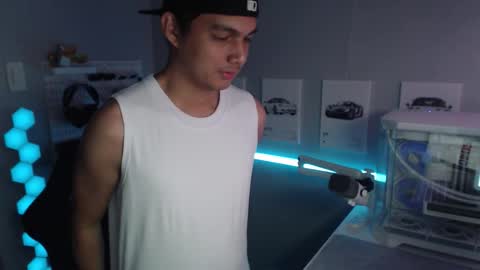 Snapshot of justagamerxxx chatting on November 18, 6:34 pm Rhys online show from November 18, 6:34 pm