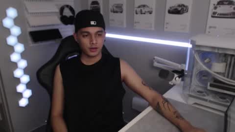 Rhys online show from December 4, 7:11 pm