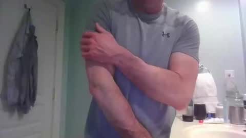 Snapshot of justanotherdadbod2025 chatting on February 19, 3:35 am justanotherdadbod2025 online show from February 19, 3:35 am