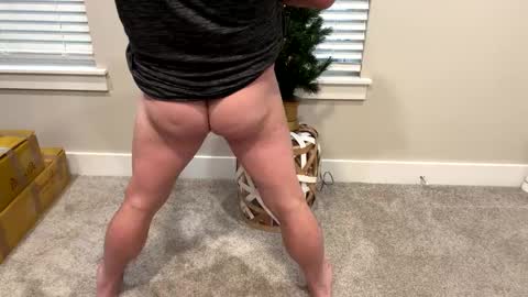 Snapshot of justanudedude chatting on December 9, 10:09 pm justanudedude online show from December 9, 10:09 pm