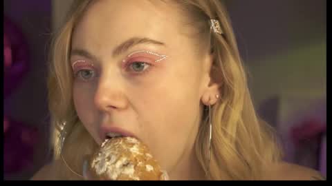 Snapshot of justbarbie chatting on February 2, 4:32 pm Alexa online show from February 2, 4:32 pm