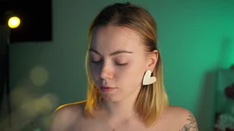 Snapshot of justbarbie chatting on February 9, 9:28 pm Alexa online show from February 9, 9:28 pm