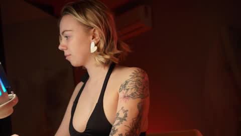 Snapshot of justbarbie chatting on March 10, 12:51 am Alexa online show from March 10, 12:51 am