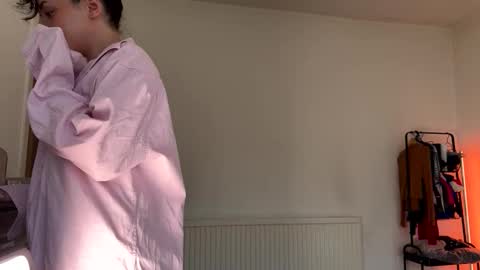 Billie  B  William online show from April 1, 9:43 am