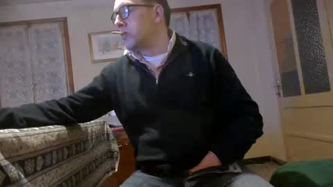 Snapshot of justforsmoke chatting on March 22, 7:17 pm justforsmoke online show from March 22, 7:17 pm