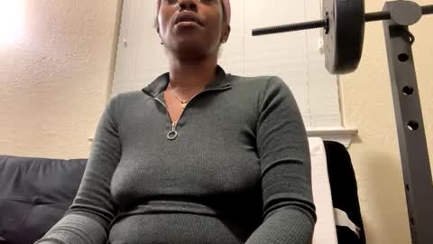 Snapshot of justfuckn chatting on December 6, 5:31 am LOYALTY online show from December 6, 5:31 am