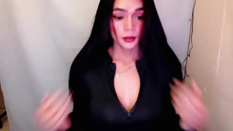 justhewayouare21 online show from July 30, 7:51 am