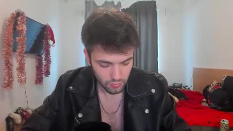 Snapshot of justin_badd chatting on July 7, 4:22 pm justin_badd online show from July 7, 4:22 pm