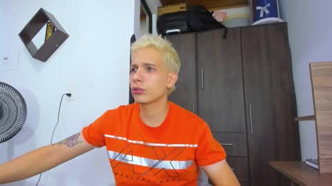 justin_biker online show from October 31, 11:33 am