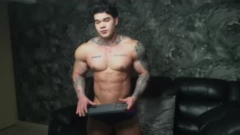 Snapshot of justin_clark1 chatting on December 16, 5:34 am justin clark1 online show from December 16, 5:34 am