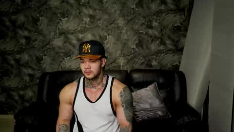 Snapshot of justin_clark1 chatting on February 22, 4:02 am justin clark1 online show from February 22, 4:02 am