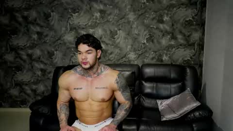 Snapshot of justin_clark1 chatting on February 26, 3:38 am justin clark1 online show from February 26, 3:38 am