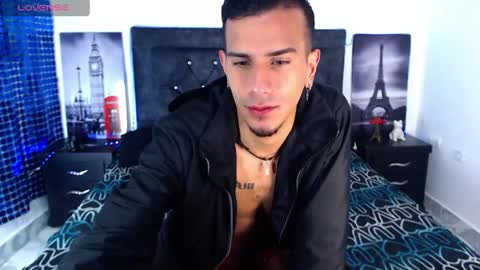 Snapshot of justin_melendez chatting on April 22, 6:42 pm JUSTIN online show from April 22, 6:42 pm