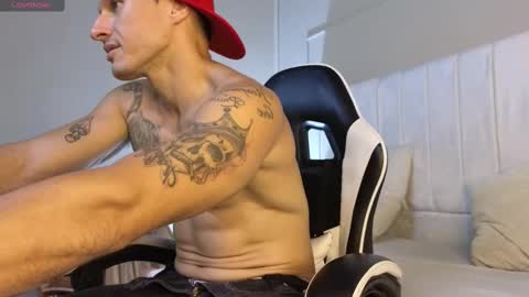 Justin  online show from October 22, 3:18 am