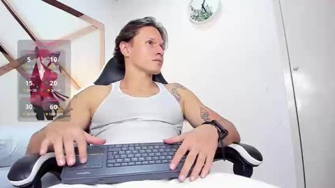 Snapshot of justin_valverde chatting on April 29, 3:32 am Justin online show from April 29, 3:32 am