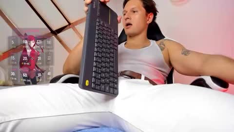 Snapshot of justin_valverde chatting on May 6, 7:52 pm Justin online show from May 6, 7:52 pm