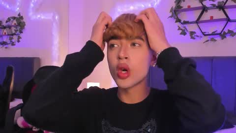 Justin online show from October 11, 11:42 am