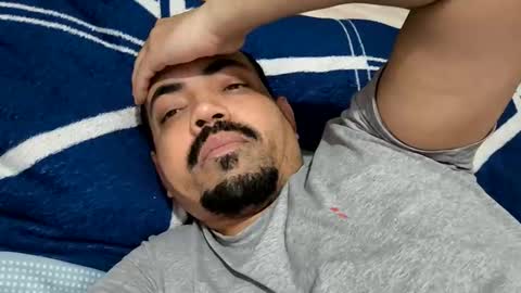 Snapshot of justinbigdream chatting on November 17, 10:15 pm justinbigdream online show from November 17, 10:15 pm