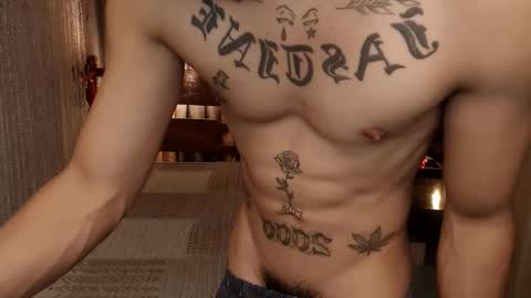 justine_hunk online show from April 21, 6:52 am