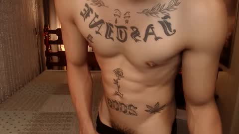 justine_hunk online show from April 29, 1:53 am
