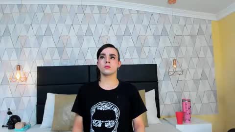 Justine online show from December 17, 7:47 am