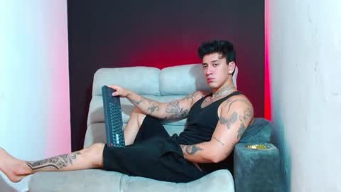 justinfuller_31 online show from February 7, 12:58 am