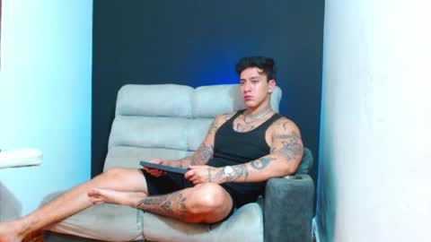 justinfuller_31 online show from July 17, 4:34 pm