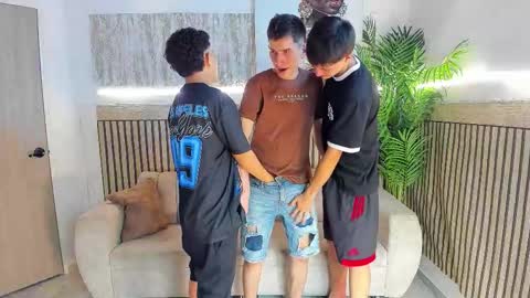 justingtime21 online show from December 16, 6:18 am