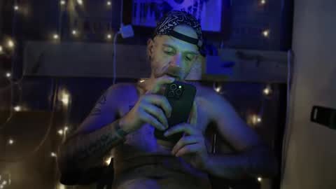 justinmoore1987 online show from January 25, 11:13 am