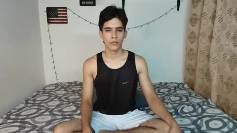 Snapshot of justinsinner1 chatting on February 4, 9:31 pm justinsinner1 online show from February 4, 9:31 pm