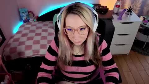 Snapshot of justkerryx chatting on March 16, 8:29 am Kerry online show from March 16, 8:29 am