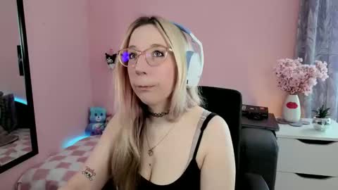 Snapshot of justkerryx chatting on March 19, 8:29 am Kerry online show from March 19, 8:29 am