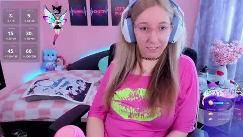 Snapshot of justkerryx chatting on April 15, 10:33 am Kerry online show from April 15, 10:33 am