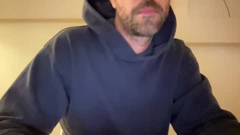 justmeandyou00 online show from December 3, 7:11 pm