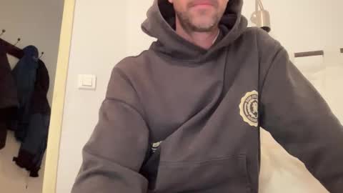 justmeandyou00 online show from November 11, 10:37 am