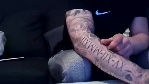 Snapshot of justmehere077 chatting on March 1, 1:53 am justmehere077 online show from March 1, 1:53 am