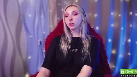 justmeowgirl online show from January 29, 5:40 am