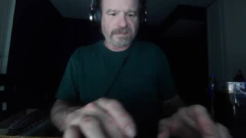 Snapshot of justmetool chatting on June 23, 5:27 am Tool online show from June 23, 5:27 am