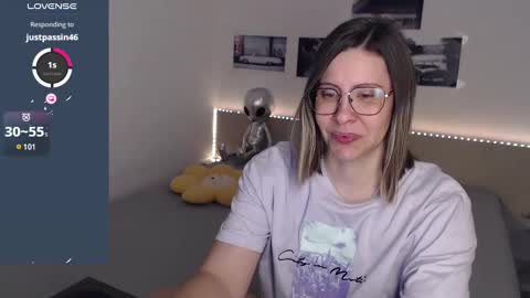 Julie online show from January 17, 5:21 am