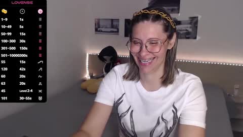 Julie online show from September 24, 4:27 am