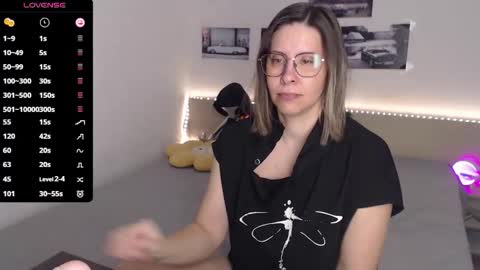 Julie online show from March 16, 4:51 am