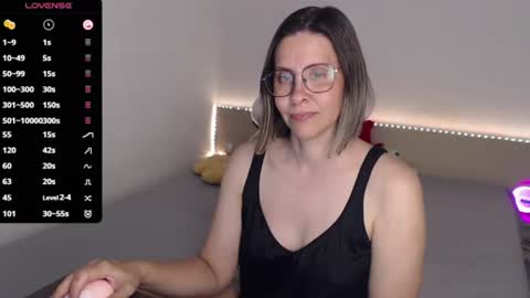 Julie online show from June 19, 4:00 pm