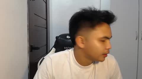 Snapshot of justtempdwayne chatting on October 28, 7:05 pm dwayne online show from October 28, 7:05 pm