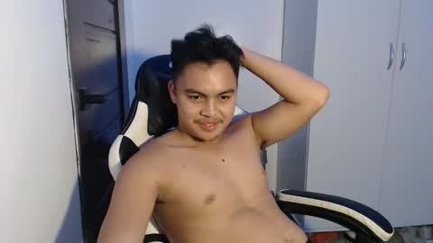 Snapshot of justtempdwayne chatting on November 4, 6:51 pm dwayne online show from November 4, 6:51 pm