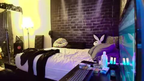 Eetantungfuk Mias online show from December 12, 6:57 am
